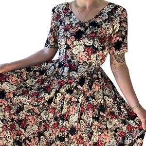 Vintage 1990s Dark Floral Hippy V Neck Pleated Cottagecore Midi Dress Sz S